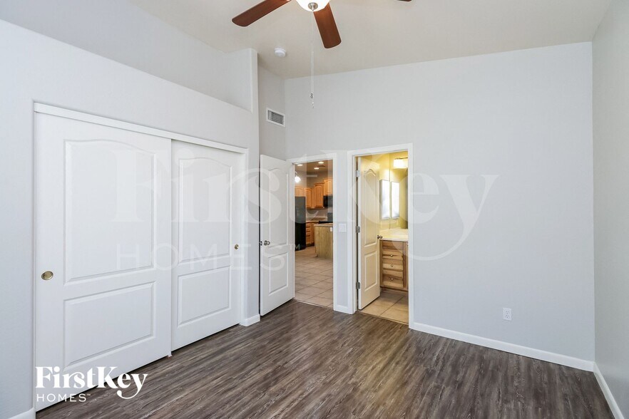 Building Photo - 113 N Warren St