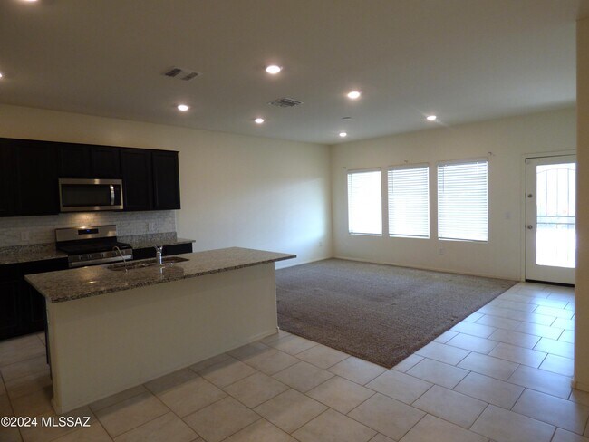 Building Photo - 10208 N Crooked Peak Trail