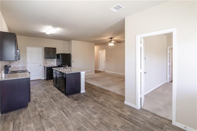 Building Photo - 15117 Bullbrier Rd