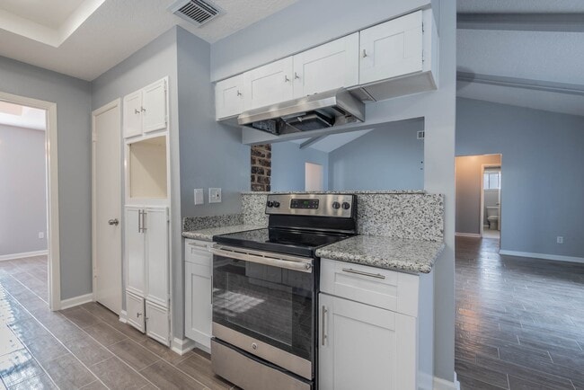 Building Photo - 423 Gentilly Dr