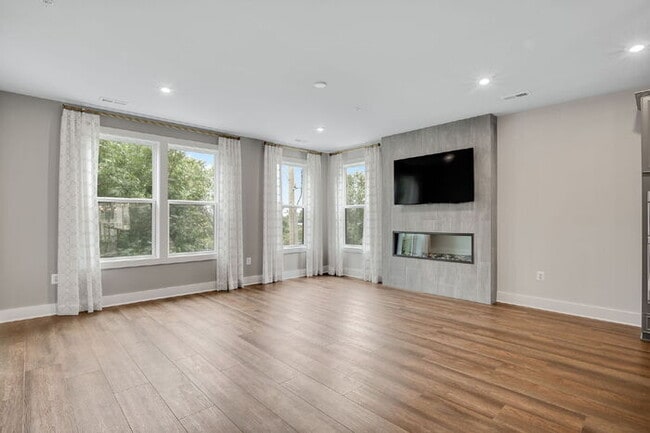 Building Photo - Spacious 3 Bedroom Condo Near VCU & VUU –  Most Utilities Included – $3,200/mo