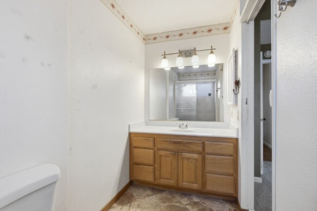 Building Photo - 7113 Mountainside Dr