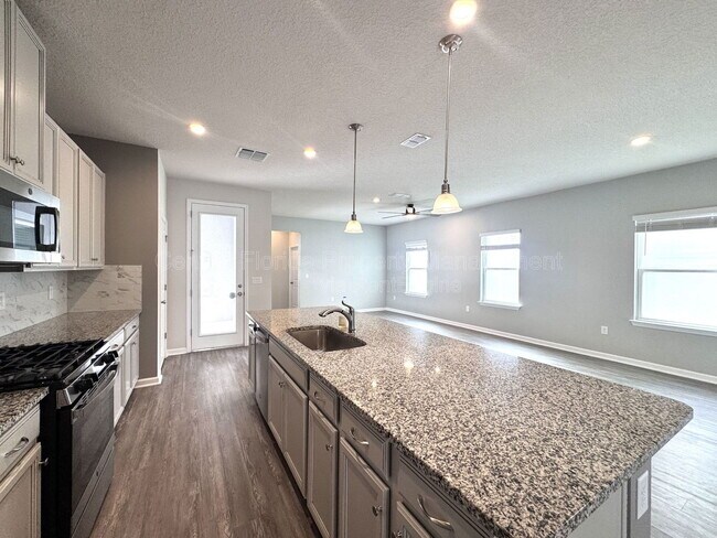 Building Photo - 5945 Glory Bower Dr