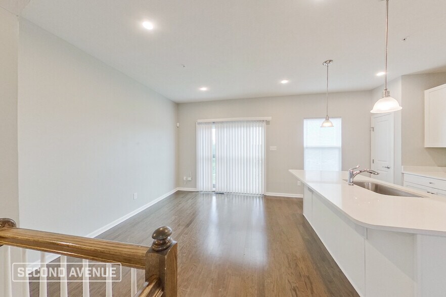 Building Photo - 2034 Cade Dr