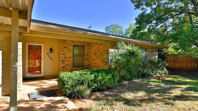 Building Photo - 5273 Sherbrooke Ln