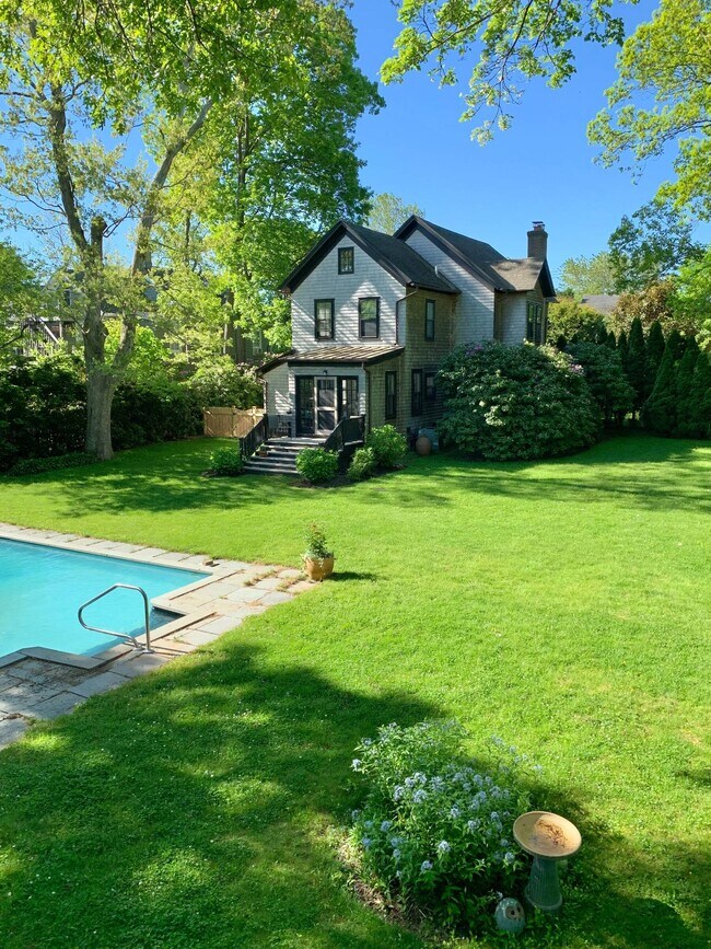 Building Photo - 81 Hampton St