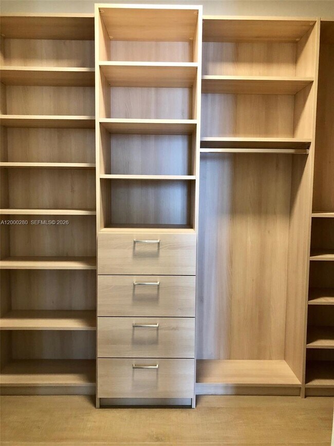 Building Photo - 2900 NE 7th Ave