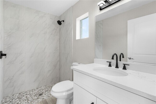 Building Photo - 3509 NE 21st Ave