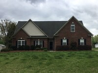 Building Photo - 133 Graywood Ct