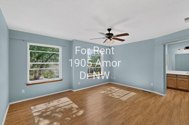 Building Photo - 1905 Amor Dr NW