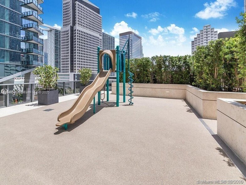 Building Photo - 801 S Miami Ave