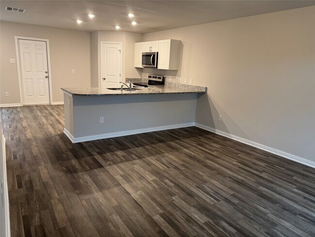 Building Photo - 15520 Taylorcrest Dr