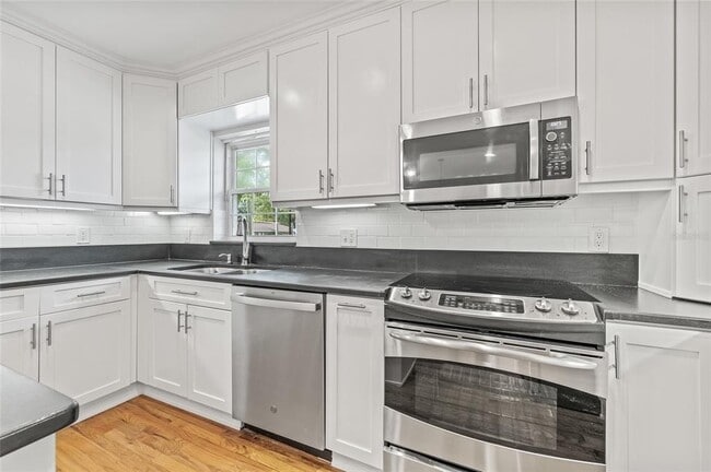 Building Photo - 1023 W Ohio Ave