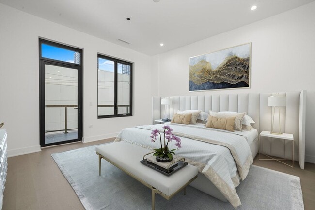 Building Photo - 323 S Racine Ave