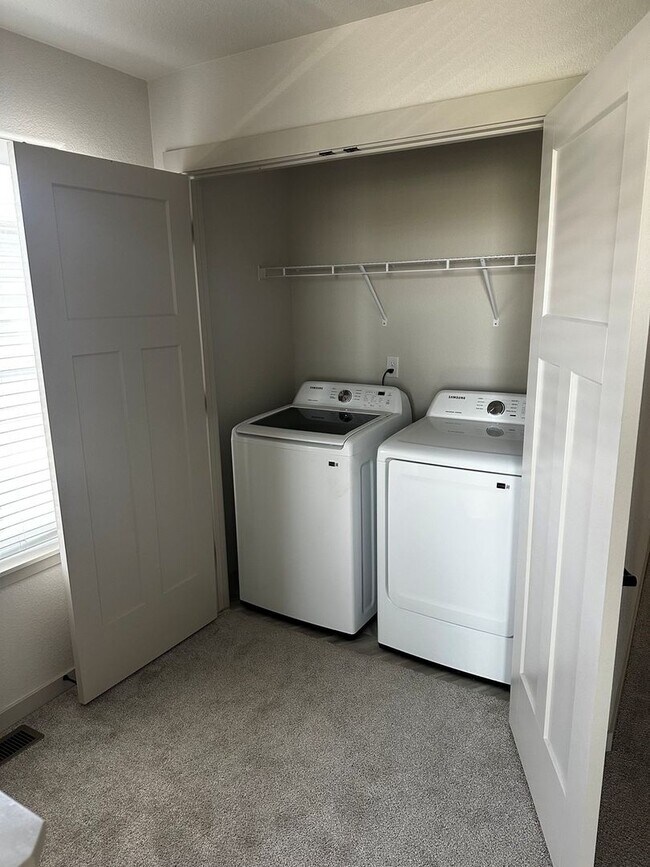Building Photo - Spacious 3-Bedroom Berthoud Home – Available Now