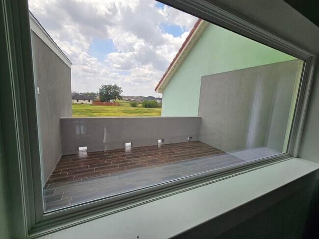 Building Photo - 5303 N Crown Pt