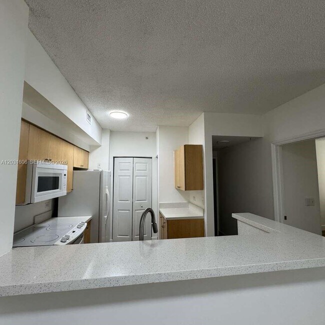 Building Photo - 2401 W Preserve Way