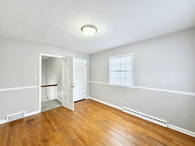 Building Photo - 2431 Blarney Stone Dr