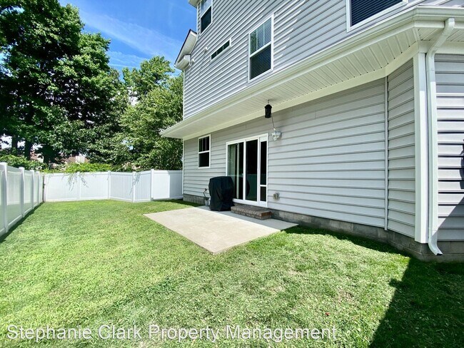 Building Photo - 4 br, 3.5 bath House - 5452 Carbon Court
