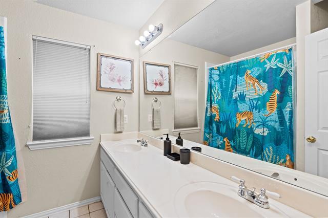 Building Photo - 3740 Regency Cir