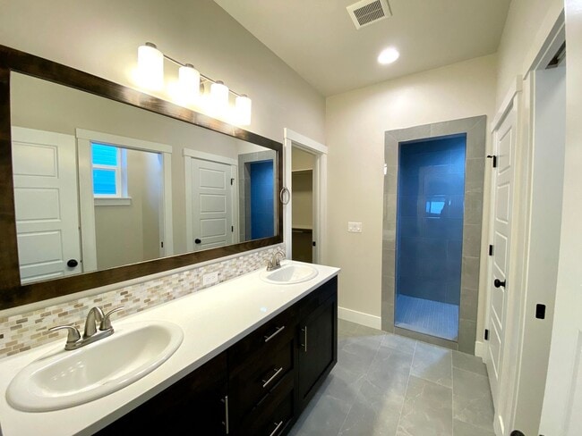 Building Photo - Beautiful Boise Home Available 8/21/26