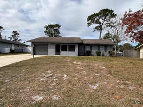 Building Photo - Beautiful 3 bedroom 2 bath home in Deltona