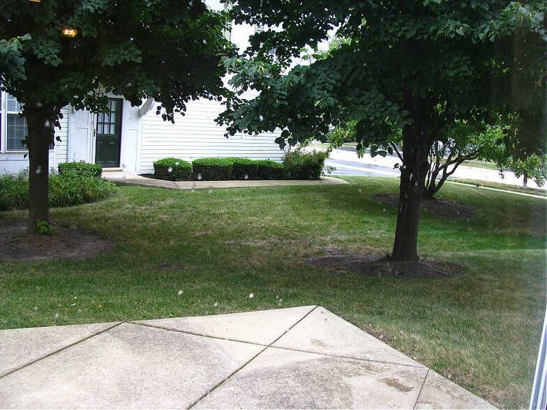 Building Photo - 2924 Stonewater Dr