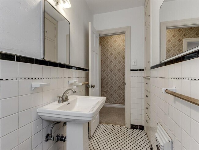 Building Photo - 2933 Cummings Dr