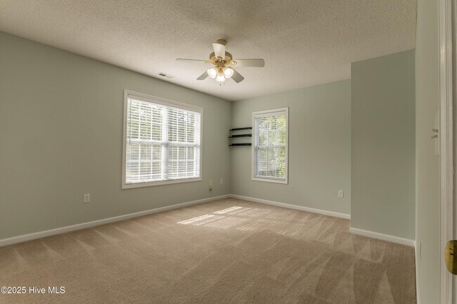 Building Photo - 119 Shellbank Dr