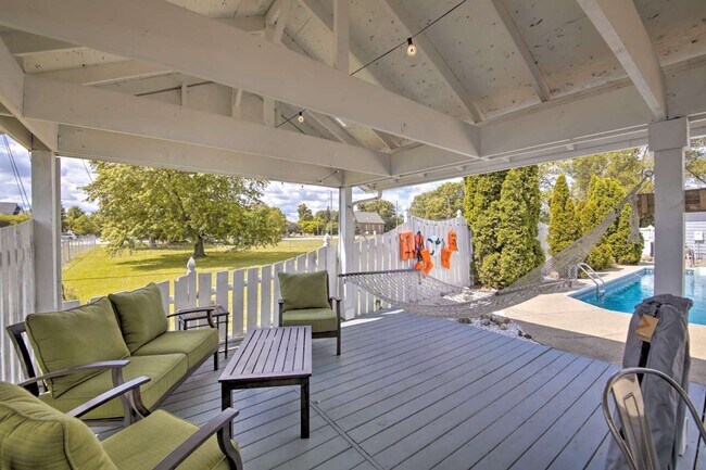 Building Photo - 6447 S Franklin Rd