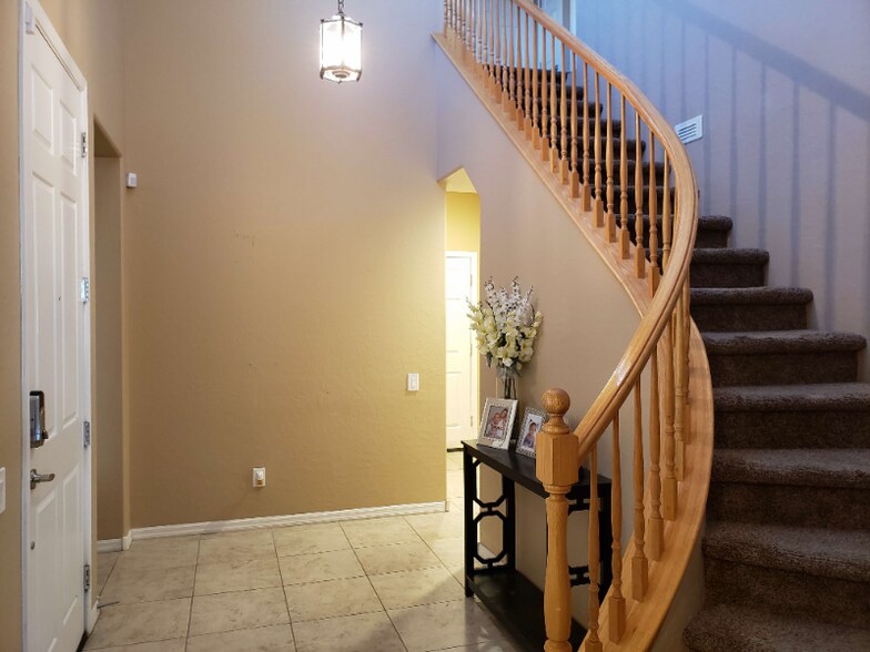 Building Photo - 2521 Pastis Ct