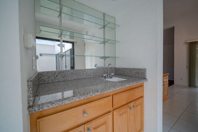 Building Photo - Fountain Valley Family home