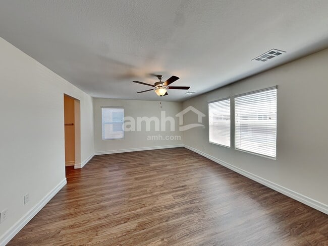 Building Photo - 960 Nero Ave