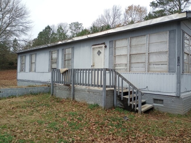 Building Photo - 3 Bedroom 2 bathroom