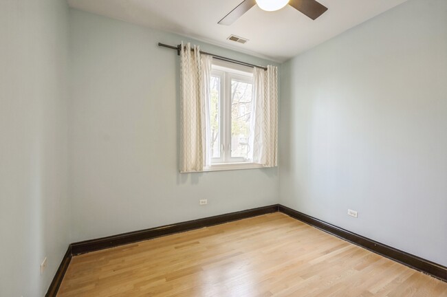 Building Photo - 2135 W Adams St
