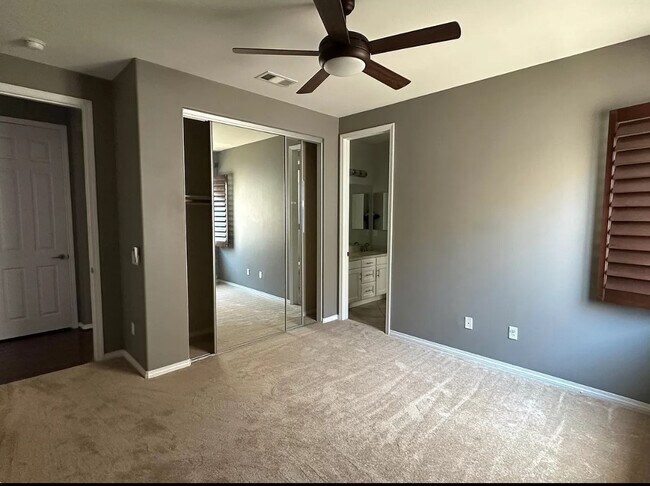 Building Photo - 26526 Craftsmen Ct