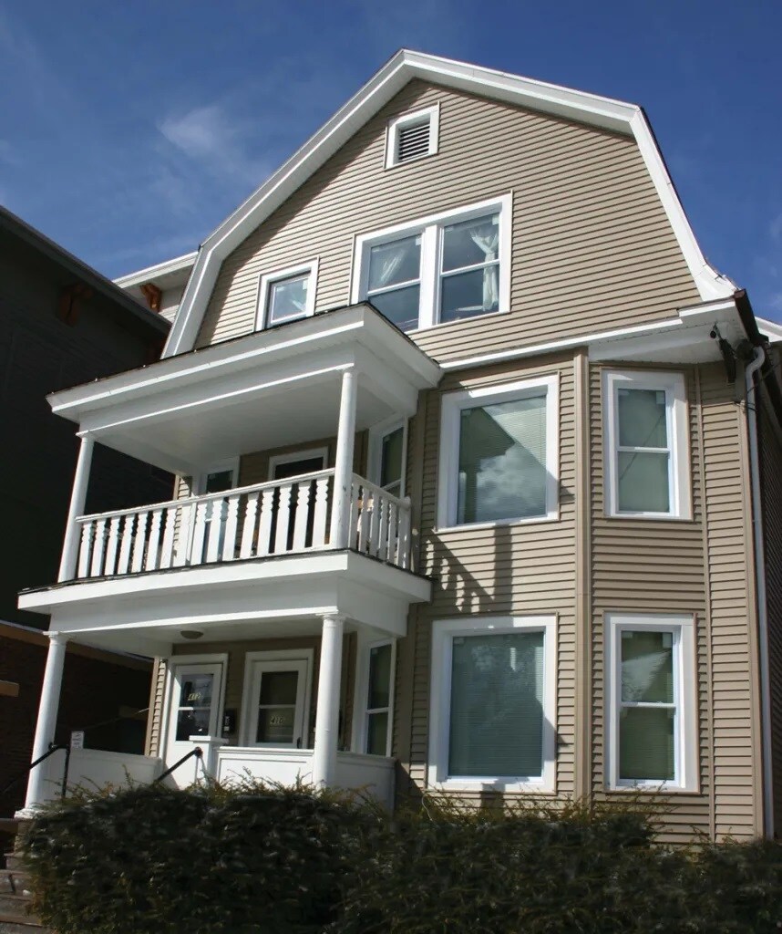 Building Photo - 410 W Mifflin St