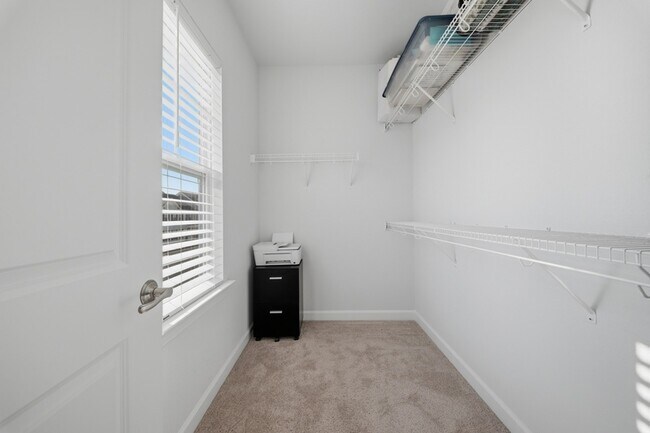 Building Photo - 2238 Sanibel Ln