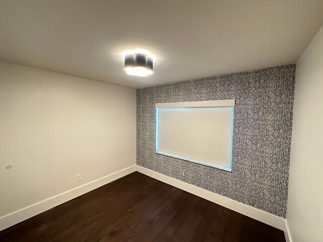 Building Photo - Renovated 2 Bed, 2 Bath Condo in Lakeside Community of Lake Maitland Terrace!!