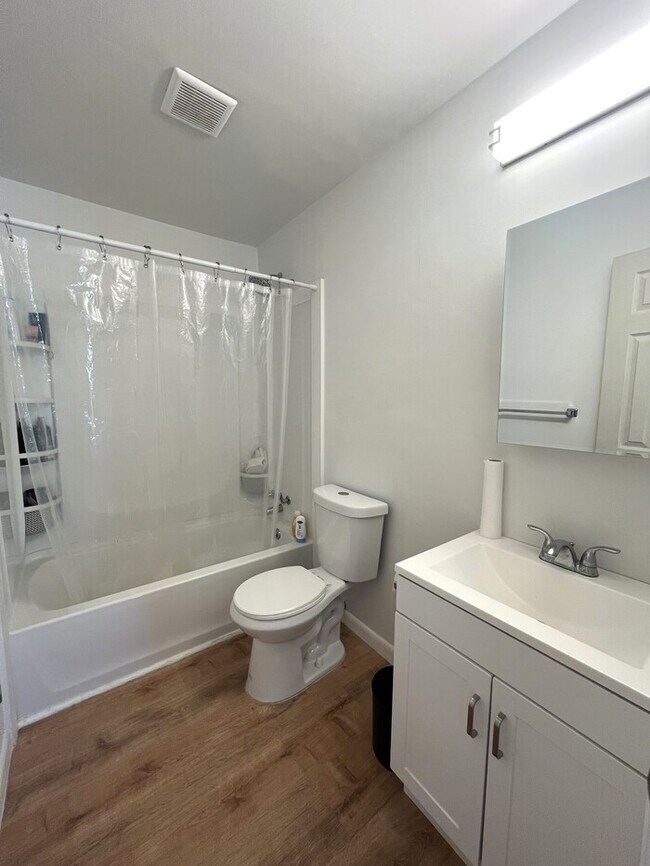 Building Photo - 325 Ferguson Ave