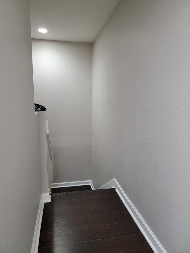 Building Photo - 3503 Shoma Dr