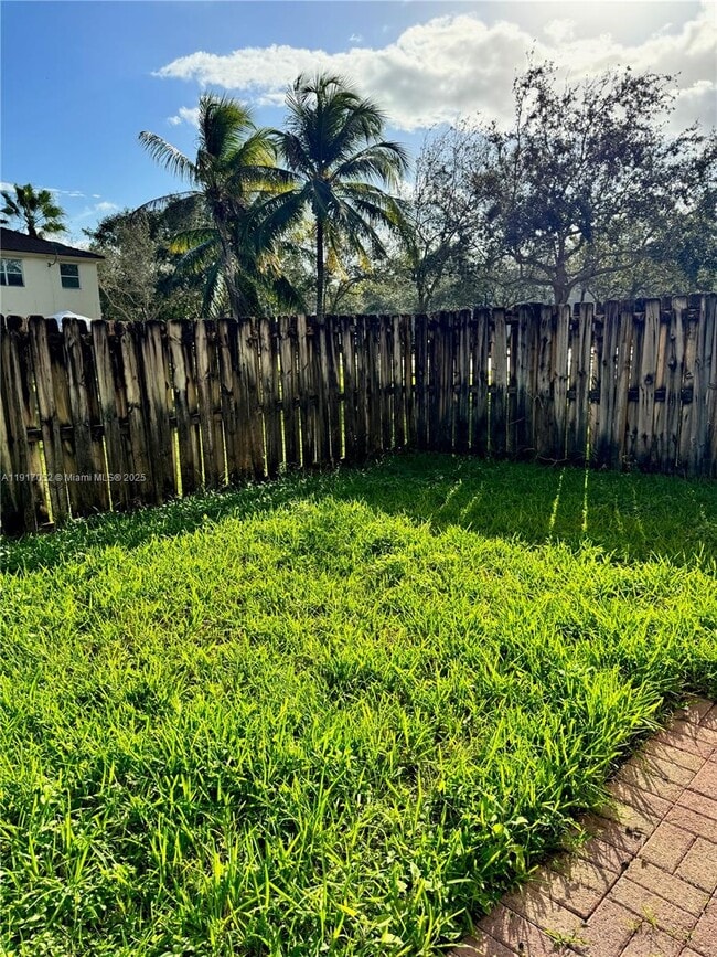 Building Photo - 4100 NE 24th Dr