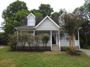 Building Photo - 805 Albin Ct