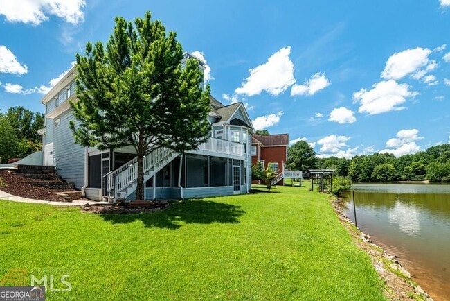 Building Photo - 225 Heritage Lake Dr