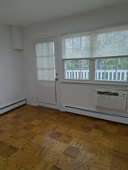 Building Photo - 1C Hemlock Dr