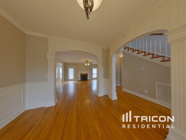 Building Photo - 444 Savannah Ridge