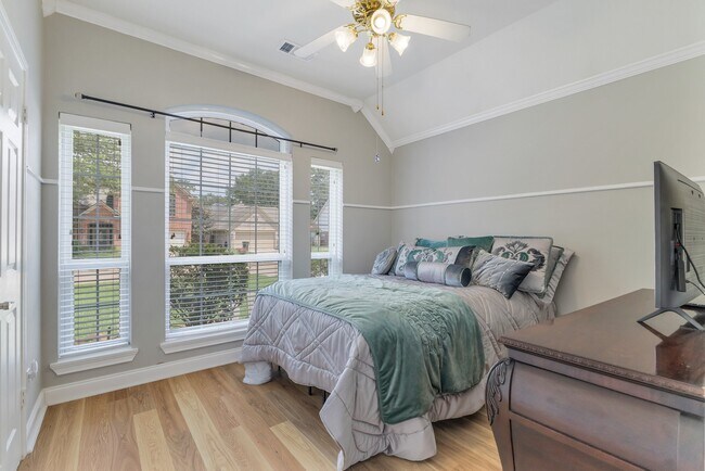 Building Photo - 16115 Charter Rock Dr