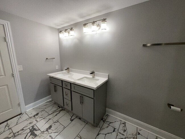 Building Photo - 401 Walton St