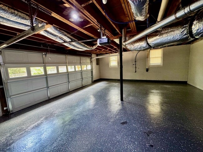 Building Photo - 508 Landers Dr SW