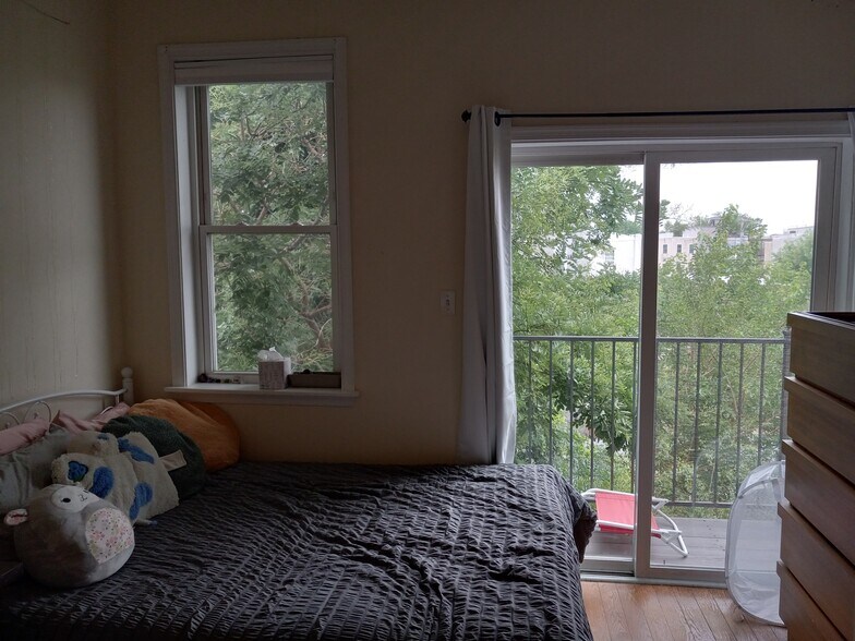 Building Photo - 1708 Fontain St